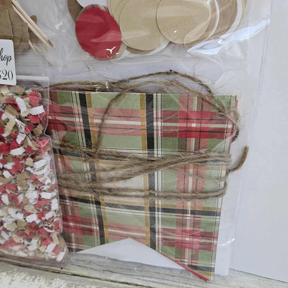 LITTLE BEAR- Red and White Party Decorations Set